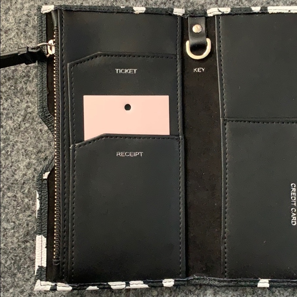 Ivanka Trump Rio Wallet - Picture 3 of 6